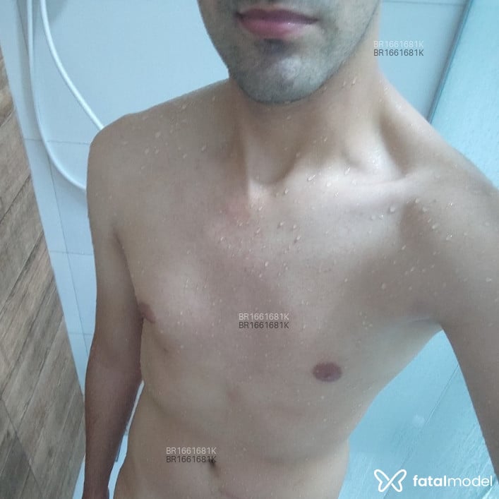 Acompanhante homem com cabelo castanho de olhos castanhos em Ariquemes - Vitor