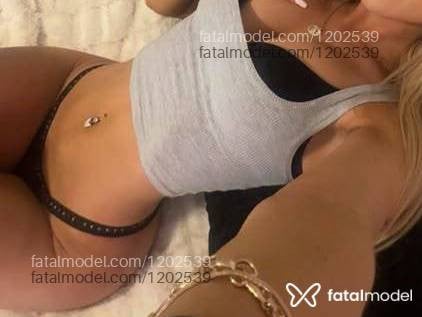 Acompanhante mulher loira (o) de olhos castanhos - Bruninha
