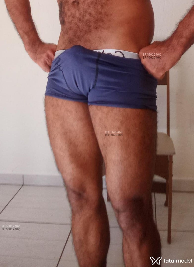 Acompanhante homem morena (o) de olhos pretos em São José - Bruno