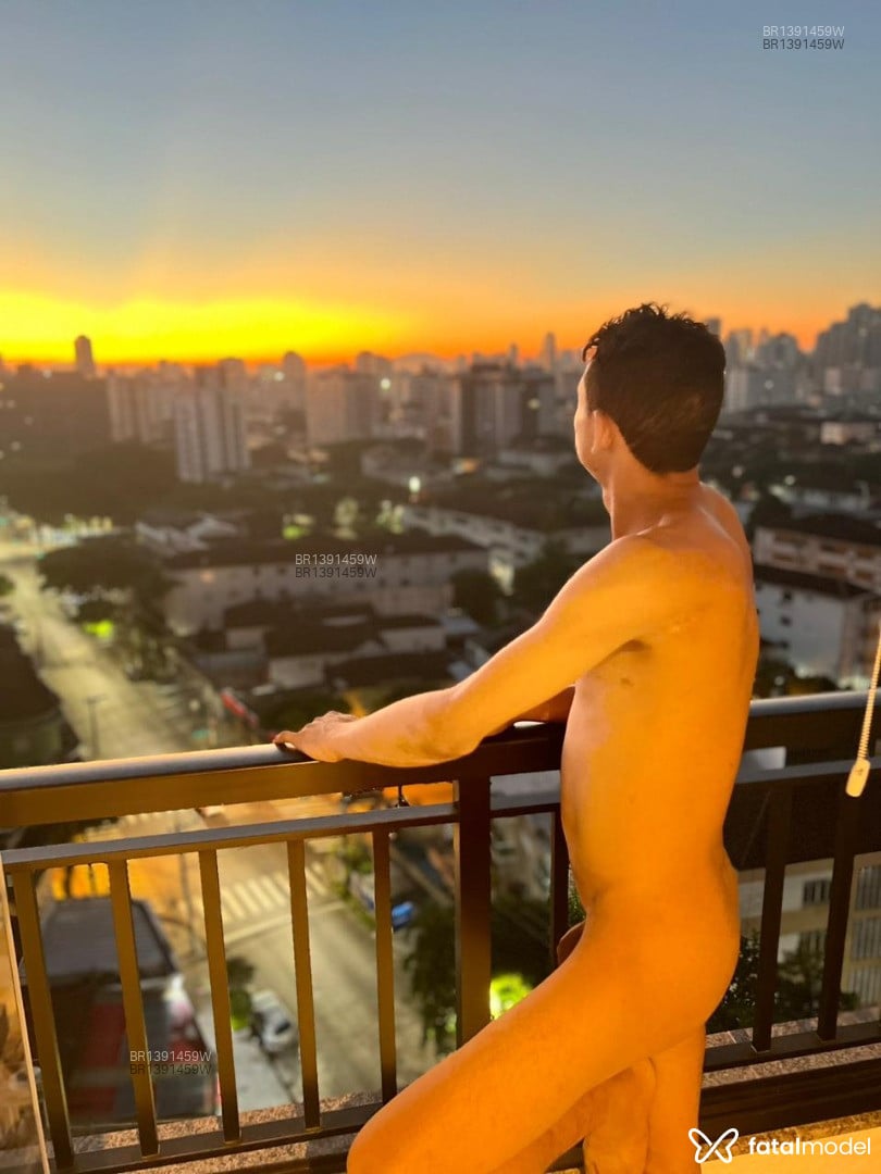 Acompanhante homem com cabelo castanho de olhos castanhos em Santos Acompanhante homem com cabelo castanho de olhos castanhos em Santos - Leandro Andrade