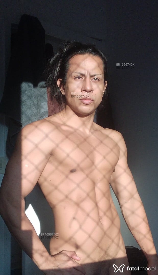 Acompanhante homem morena (o) de olhos castanhos em São Paulo Acompanhante homem morena (o) de olhos castanhos em São Paulo - Louiz
