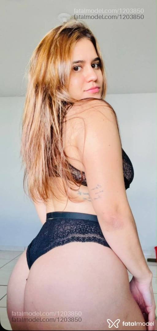 Acompanhante mulher com cabelo castanho de olhos castanhos - Nanda