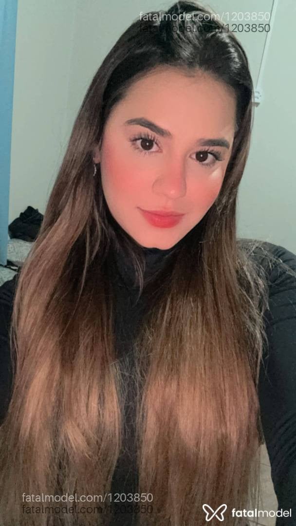 Acompanhante mulher com cabelo castanho de olhos castanhos - Nanda