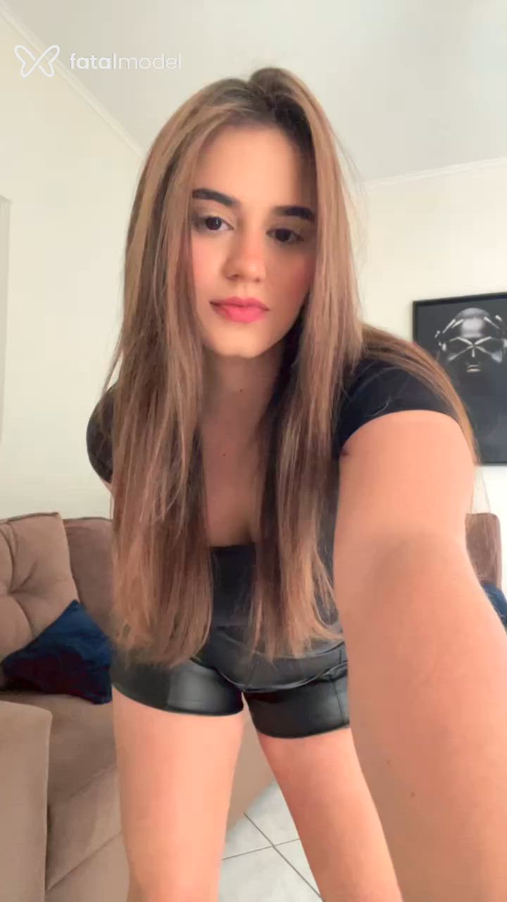 Acompanhante mulher com cabelo castanho de olhos castanhos - Nanda Acompanhante mulher com cabelo castanho de olhos castanhos - Nanda