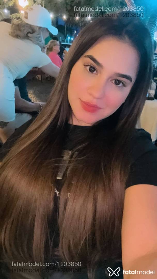 Acompanhante mulher com cabelo castanho de olhos castanhos - Nanda