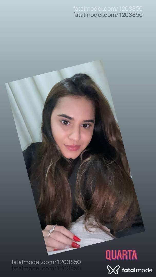 Acompanhante mulher com cabelo castanho de olhos castanhos - Nanda