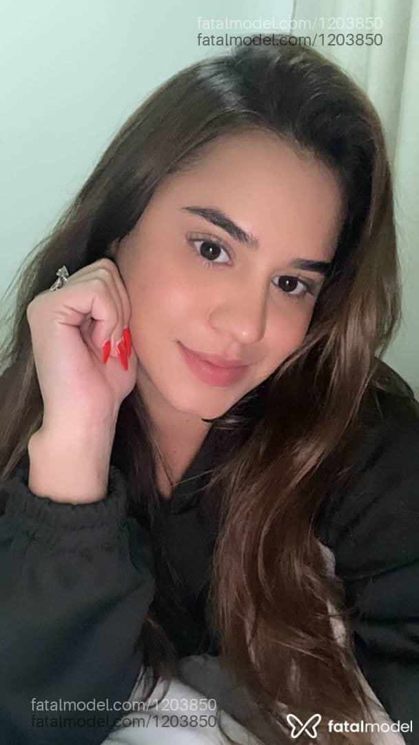 Acompanhante mulher com cabelo castanho de olhos castanhos - Nanda Acompanhante mulher com cabelo castanho de olhos castanhos - Nanda