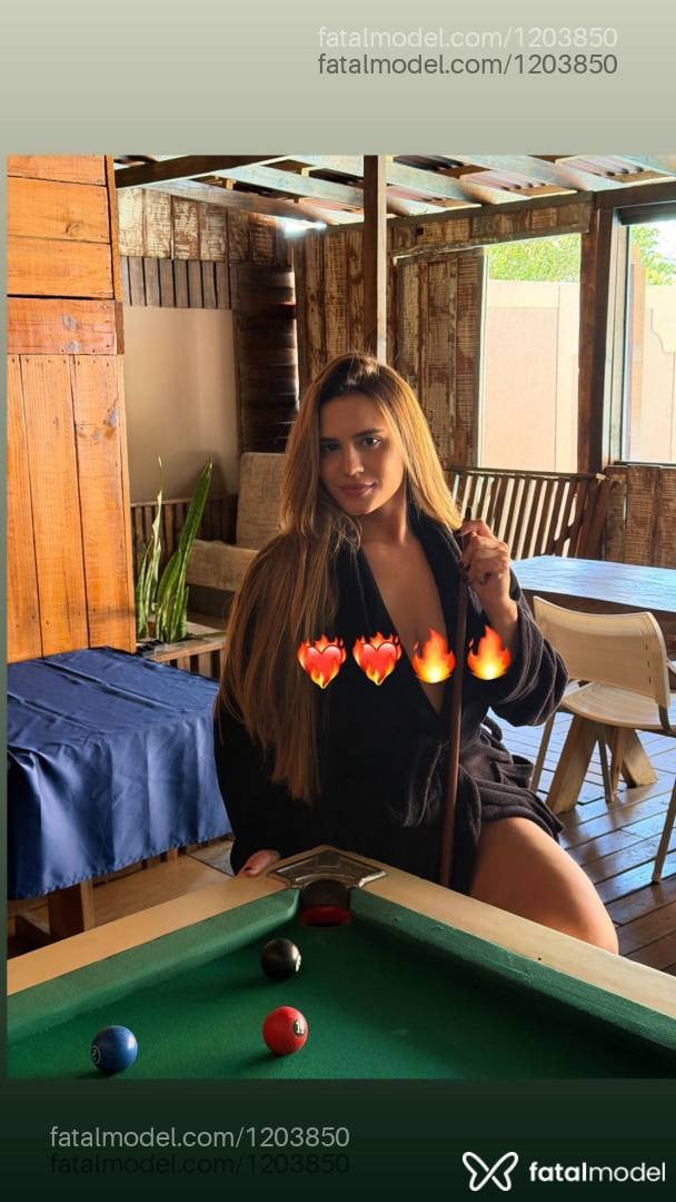 Acompanhante mulher com cabelo castanho de olhos castanhos - Nanda