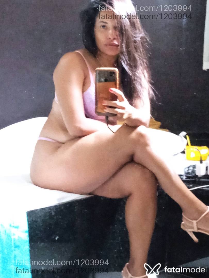Acompanhante mulher com cabelo castanho de olhos castanhos em Campos Altos - Valentina Ramos