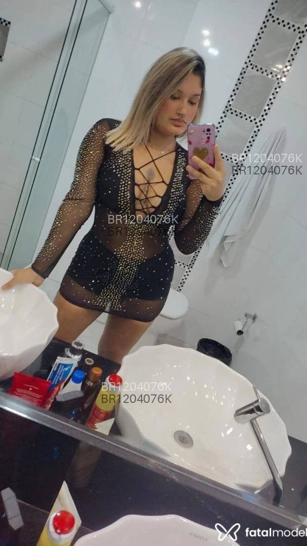 Acompanhante mulher loira (o) de olhos castanhos em Foz do Iguaçu - KAROL Curitibana