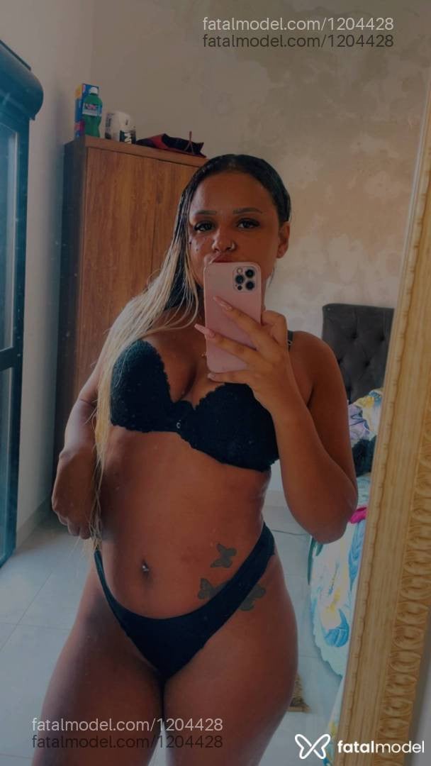 Acompanhante mulher loira (o) de olhos castanhos em Votuporanga - Alexia Souza