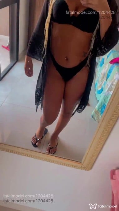 Acompanhante mulher loira (o) de olhos castanhos em Cosmópolis - Alexia Souza