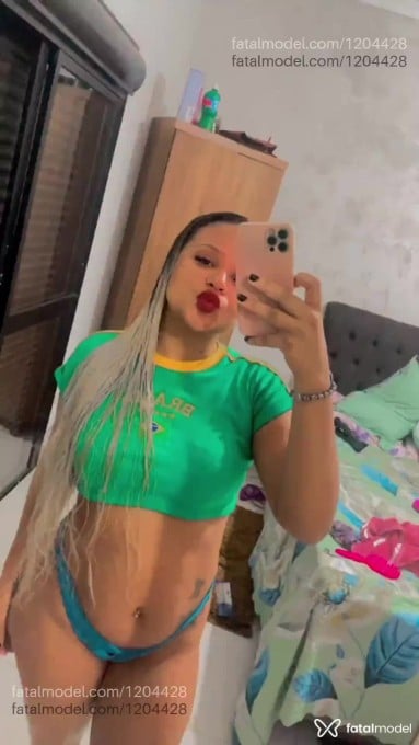Acompanhante mulher loira (o) de olhos castanhos em Cosmópolis - Alexia Souza