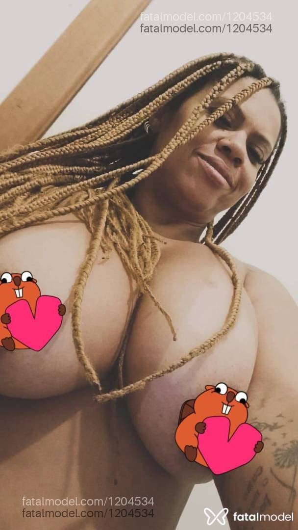 Acompanhante mulher com cabelo castanho de olhos castanhos - Danny Monteiro