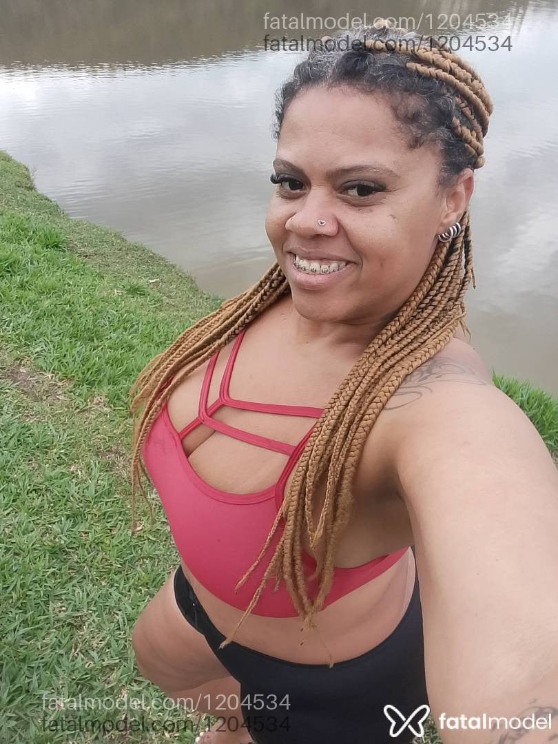 Acompanhante mulher com cabelo castanho de olhos castanhos - Danny Monteiro