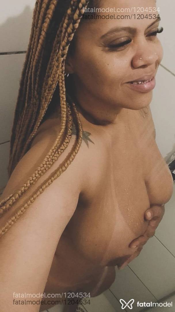 Acompanhante mulher com cabelo castanho de olhos castanhos - Danny Monteiro
