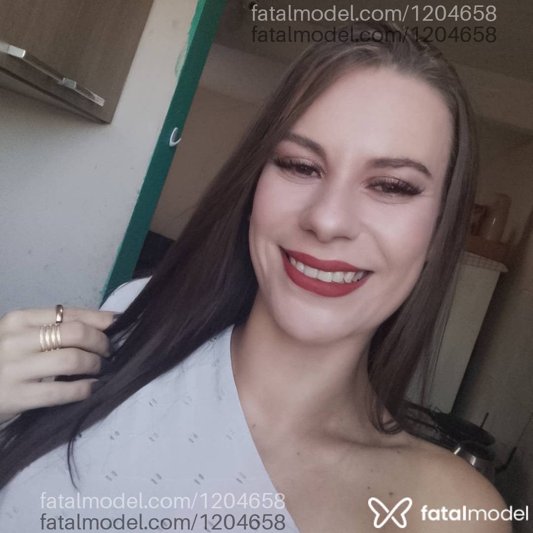 Acompanhante mulher com cabelo castanho de olhos verdes em Bento Gonçalves - Roberta Castro