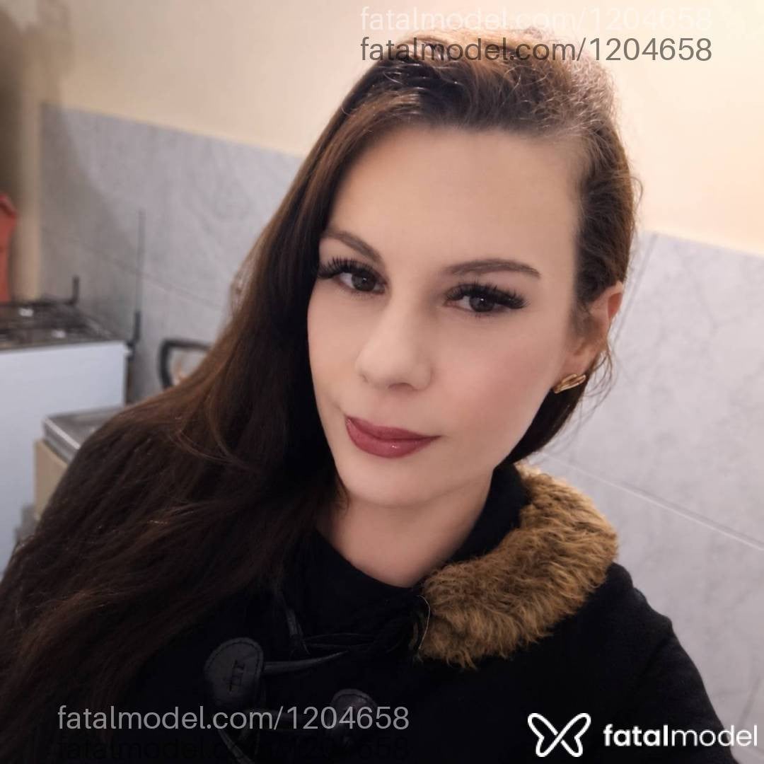 Acompanhante mulher com cabelo castanho de olhos verdes em Bento Gonçalves - Roberta Castro