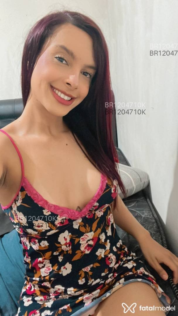 Acompanhante mulher ruiva (o) de olhos castanhos em Virtual - Taty Tavares