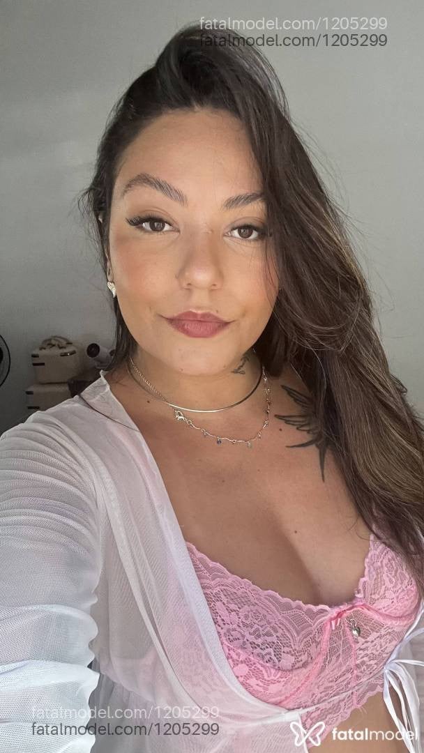 Acompanhante mulher com cabelo castanho de olhos castanhos - Liz Leblanc