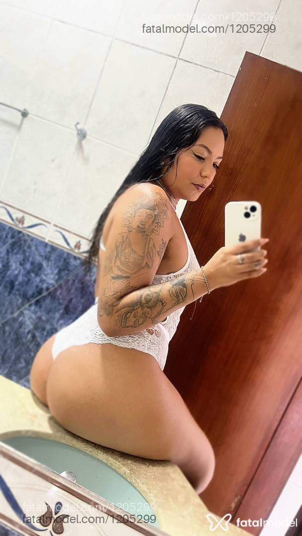 Acompanhante mulher com cabelo castanho de olhos castanhos - Liz Leblanc