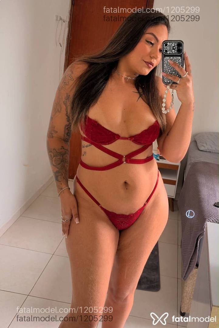 Acompanhante mulher com cabelo castanho de olhos castanhos - Liz Leblanc