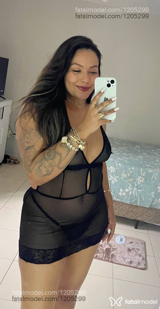 Acompanhante mulher com cabelo castanho de olhos castanhos - Liz Leblanc