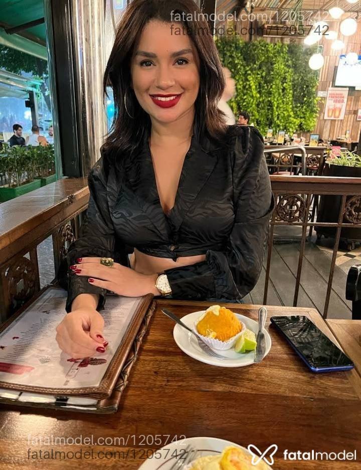 Acompanhante mulher morena (o) de olhos castanhos - Alê Morena