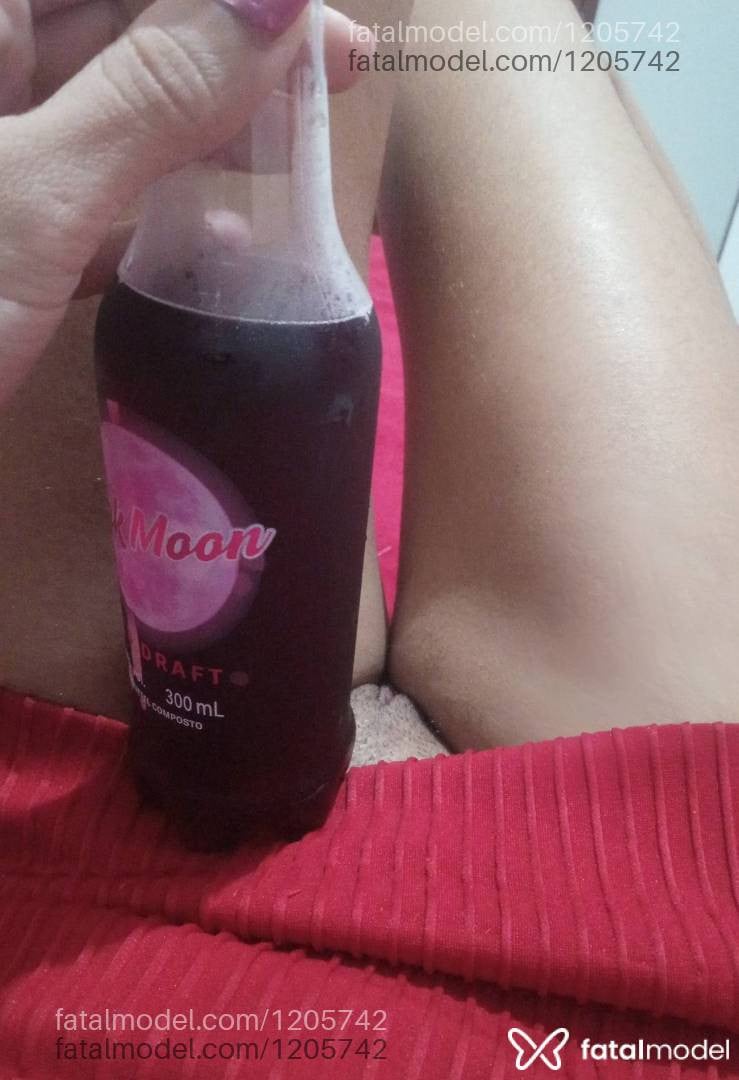 Acompanhante mulher morena (o) de olhos castanhos - Alê Morena