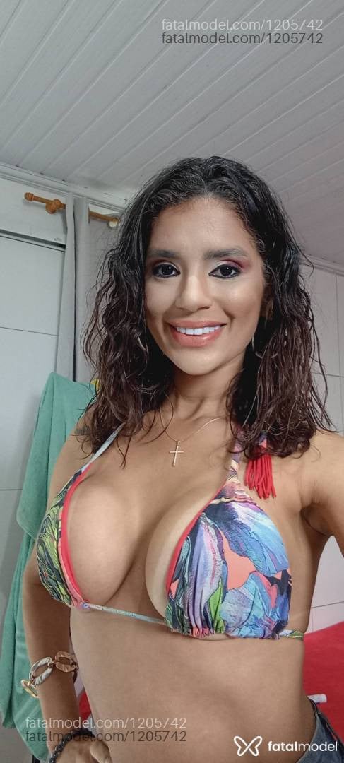 Acompanhante mulher morena (o) de olhos castanhos - Amora Castro