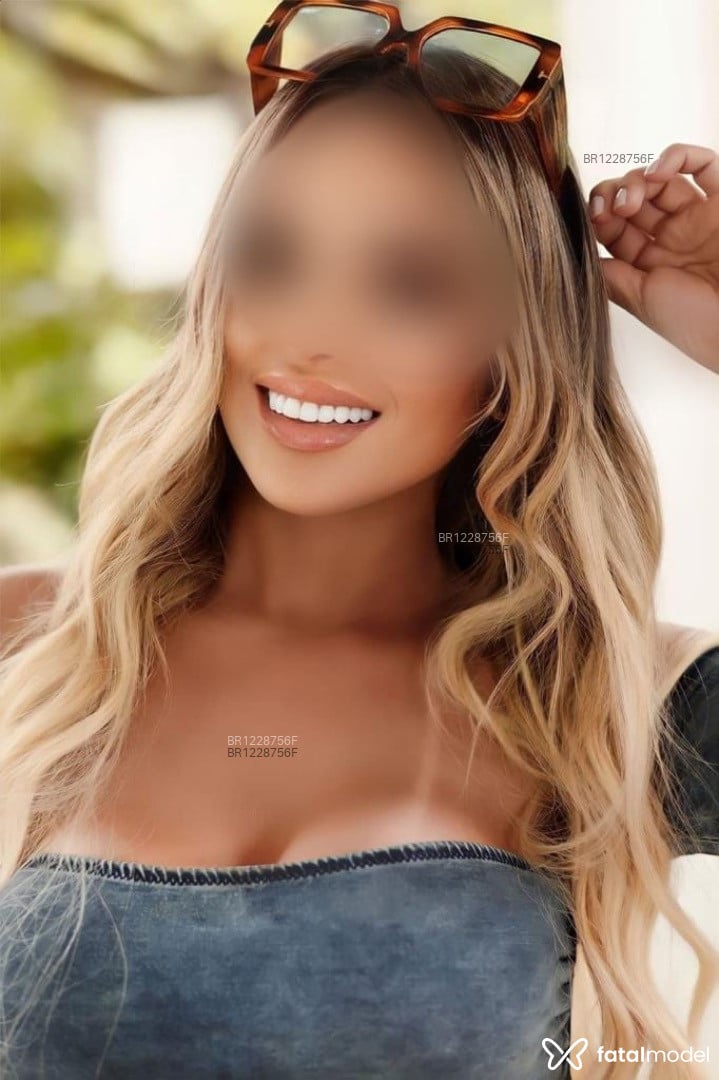 Acompanhante mulher loira (o) de olhos castanhos em Brasília - Clara Sanches