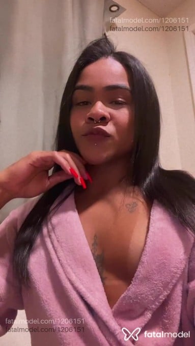 Acompanhante travesti morena (o) de olhos castanhos em Macaé Acompanhante travesti morena (o) de olhos castanhos em Macaé - Jumenta