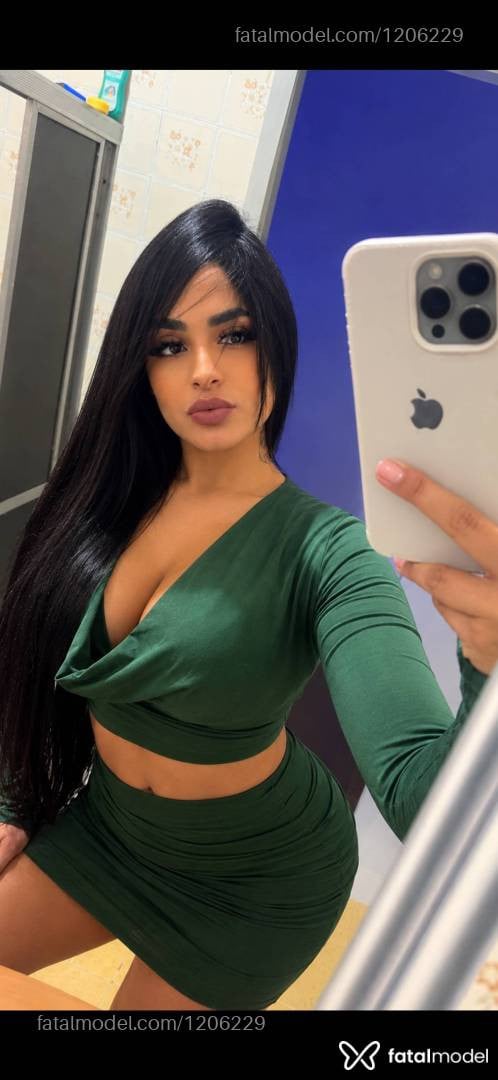 Acompanhante mulher morena (o) de olhos castanhos - Iara Ally