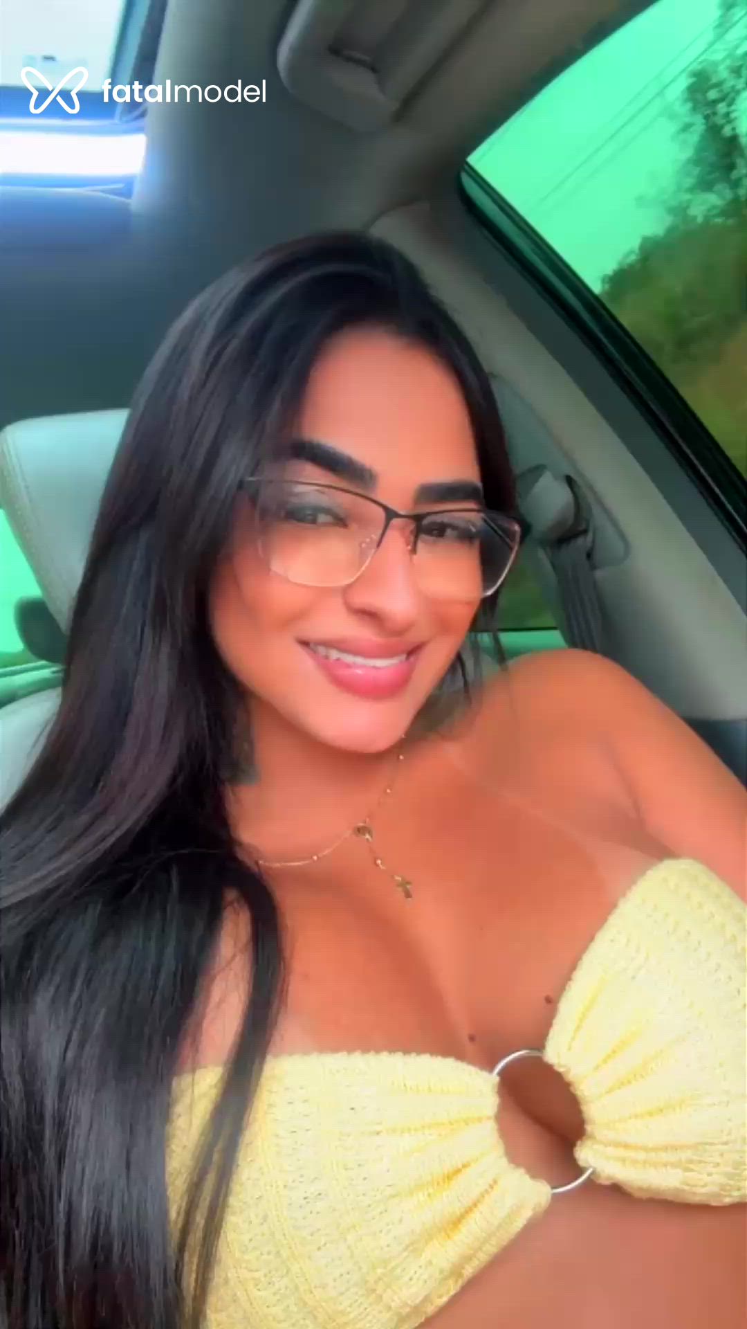 Acompanhante mulher morena (o) de olhos castanhos - Iara Ally