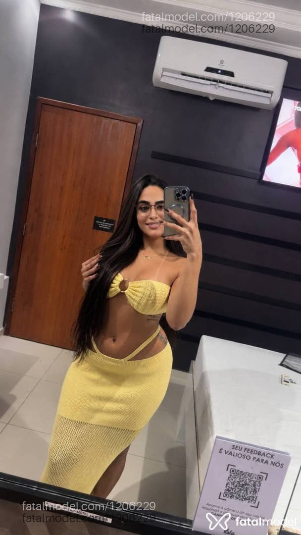 Acompanhante mulher morena (o) de olhos castanhos - Iara Ally