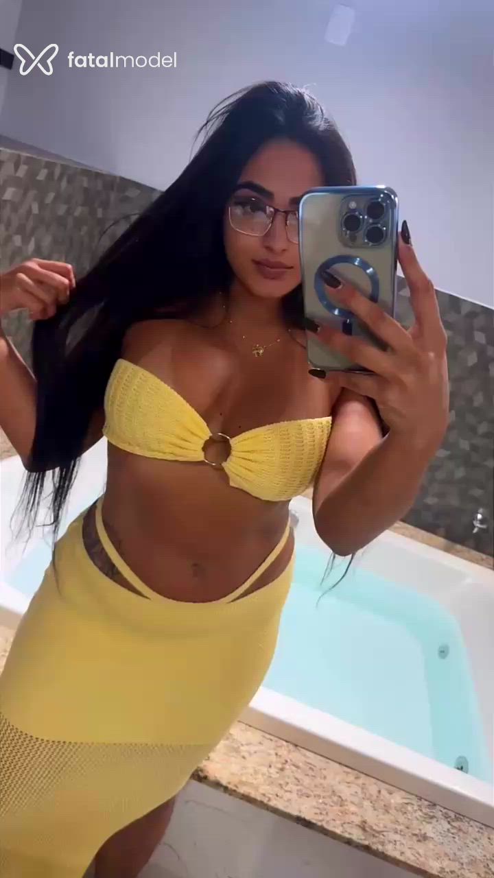 Acompanhante mulher morena (o) de olhos castanhos - Iara Ally