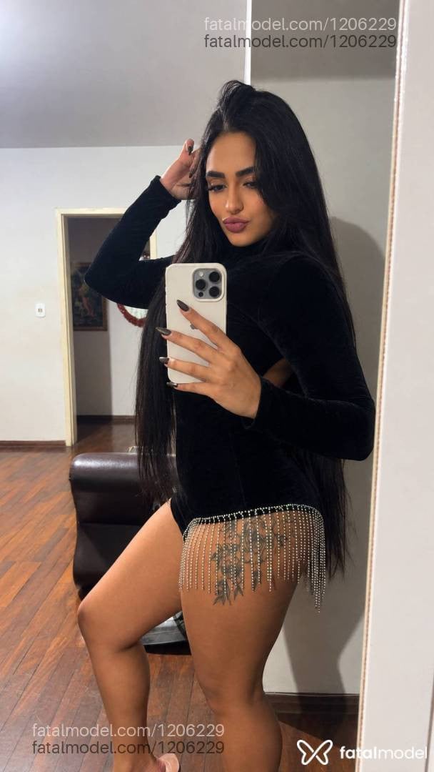 Acompanhante mulher morena (o) de olhos castanhos - Iara Ally