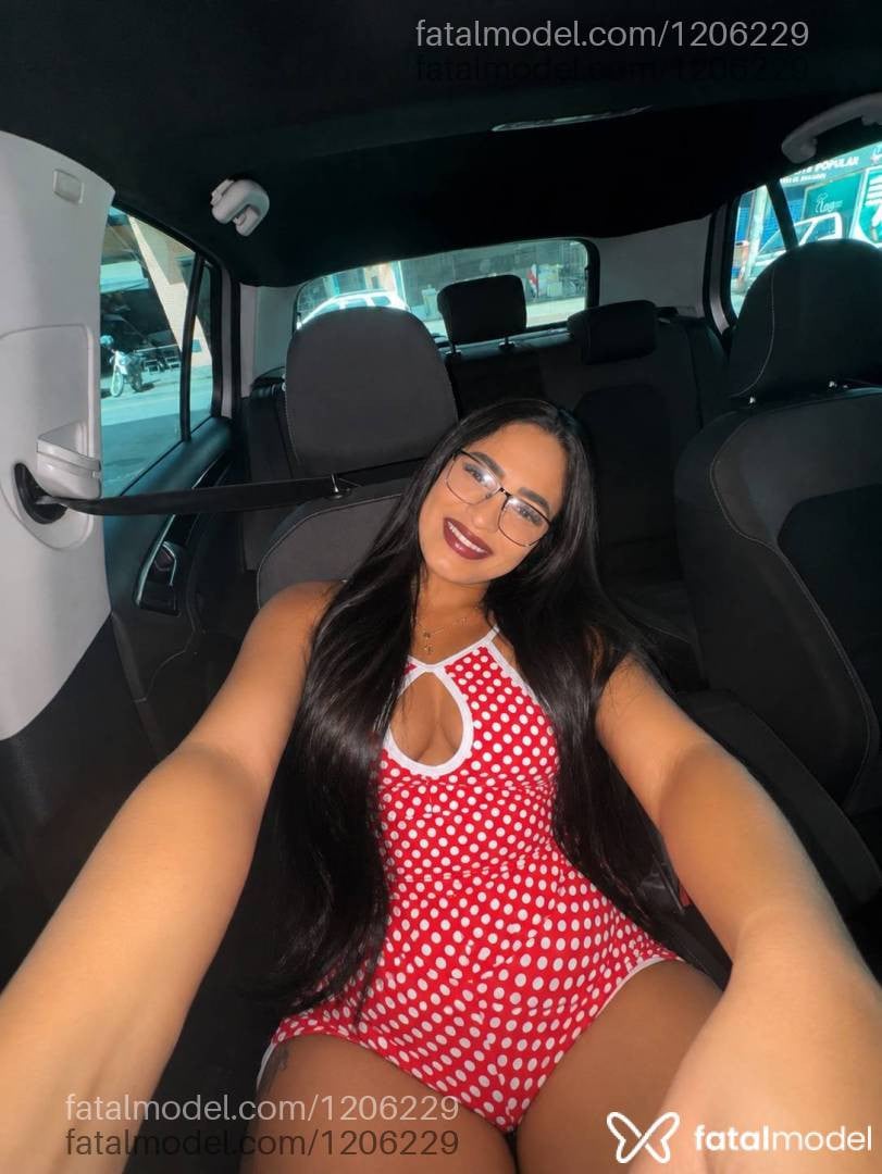 Acompanhante mulher morena (o) de olhos castanhos - Iara Ally