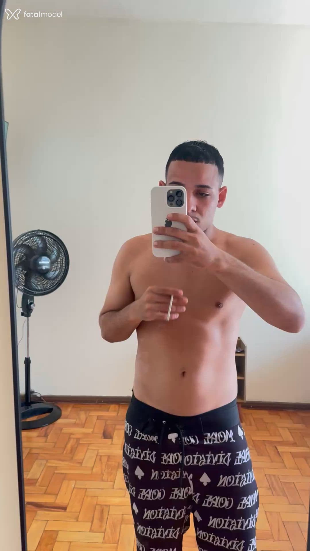 Acompanhante homem com cabelo castanho de olhos castanhos em Belo Horizonte Acompanhante homem com cabelo castanho de olhos castanhos em Belo Horizonte - Gabriel Sulivan