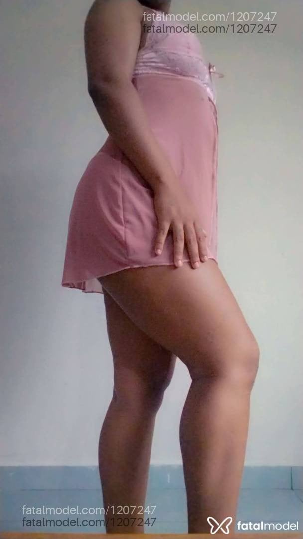 Acompanhante mulher morena (o) de olhos pretos - Brenda