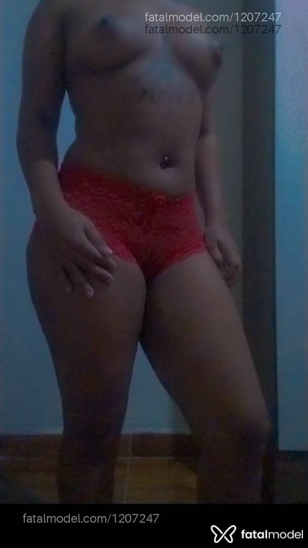 Acompanhante mulher morena (o) de olhos pretos - Brenda