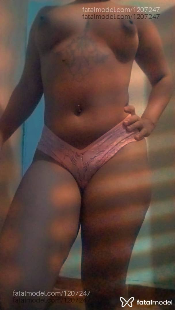 Acompanhante mulher morena (o) de olhos pretos - Brenda