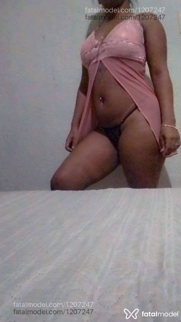 Acompanhante mulher morena (o) de olhos pretos - Brenda