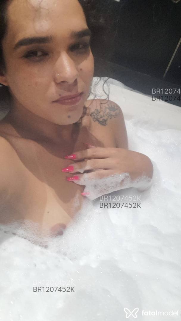 Acompanhante mulher trans com cabelo castanho de olhos castanhos em Caldas Novas - Valeskinha