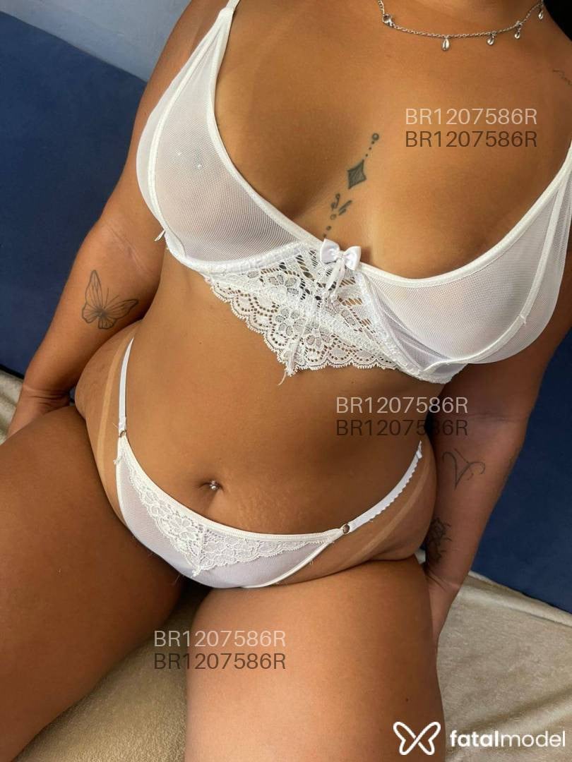 Acompanhante mulher morena (o) de olhos pretos em Duque de Caxias - Carol