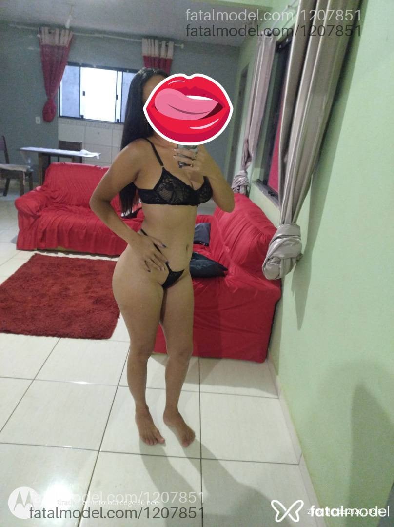 Acompanhante mulher com cabelo castanho de olhos mel em Navegantes - THALÍA