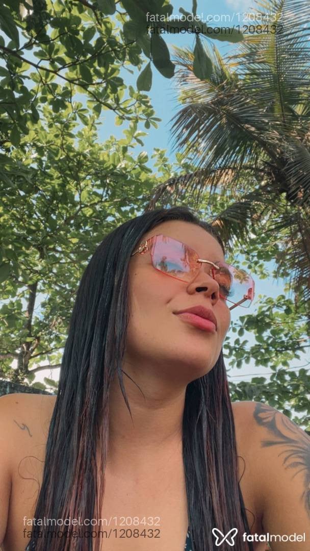 Acompanhante mulher morena (o) de olhos castanhos - Rafaela