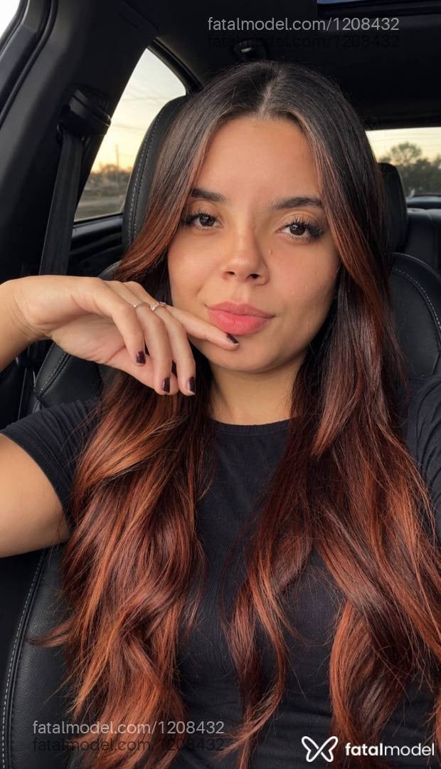 Acompanhante mulher morena (o) de olhos castanhos - Rafaela