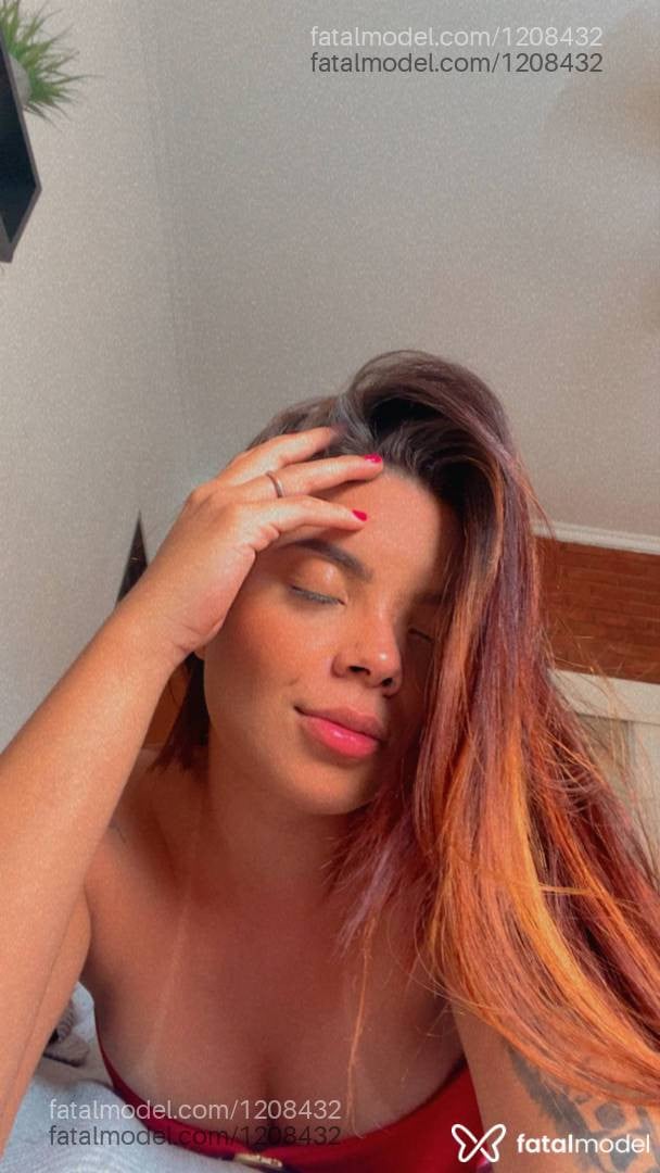 Acompanhante mulher morena (o) de olhos castanhos - Rafaela