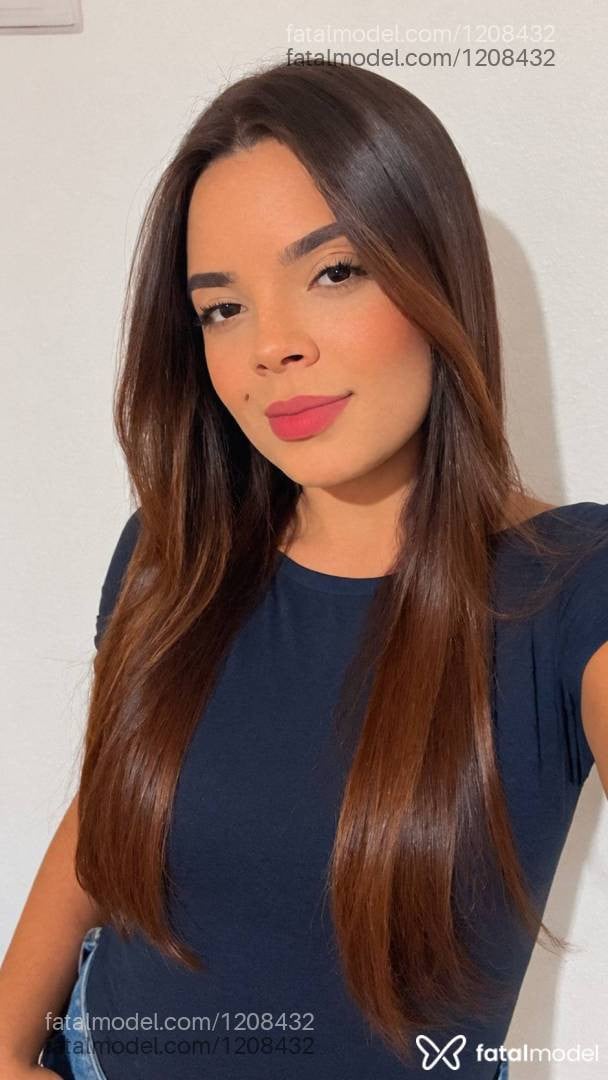 Acompanhante mulher morena (o) de olhos castanhos - Rafaela